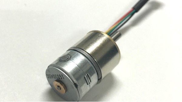 交流伺服電機(jī)與步進(jìn)電機(jī)的性能區(qū)別