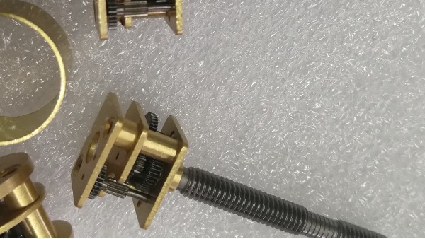 深圳市齒輪電機(jī)電機(jī)廠(chǎng)家與您交流與直流齒輪減速電機(jī)