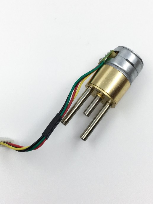 混合式步進(jìn)電機(jī)的應(yīng)用領(lǐng)域及其注意事項(xiàng)：深圳減速步進(jìn)電機(jī)電機(jī)廠家為您揭秘