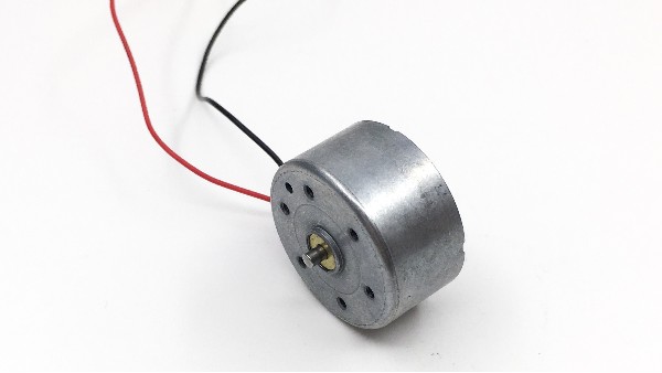 深圳小馬達(dá)電機(jī)廠家為您揭秘:比亞迪e1穿梭城市的小馬達(dá)每公里的電費(fèi)